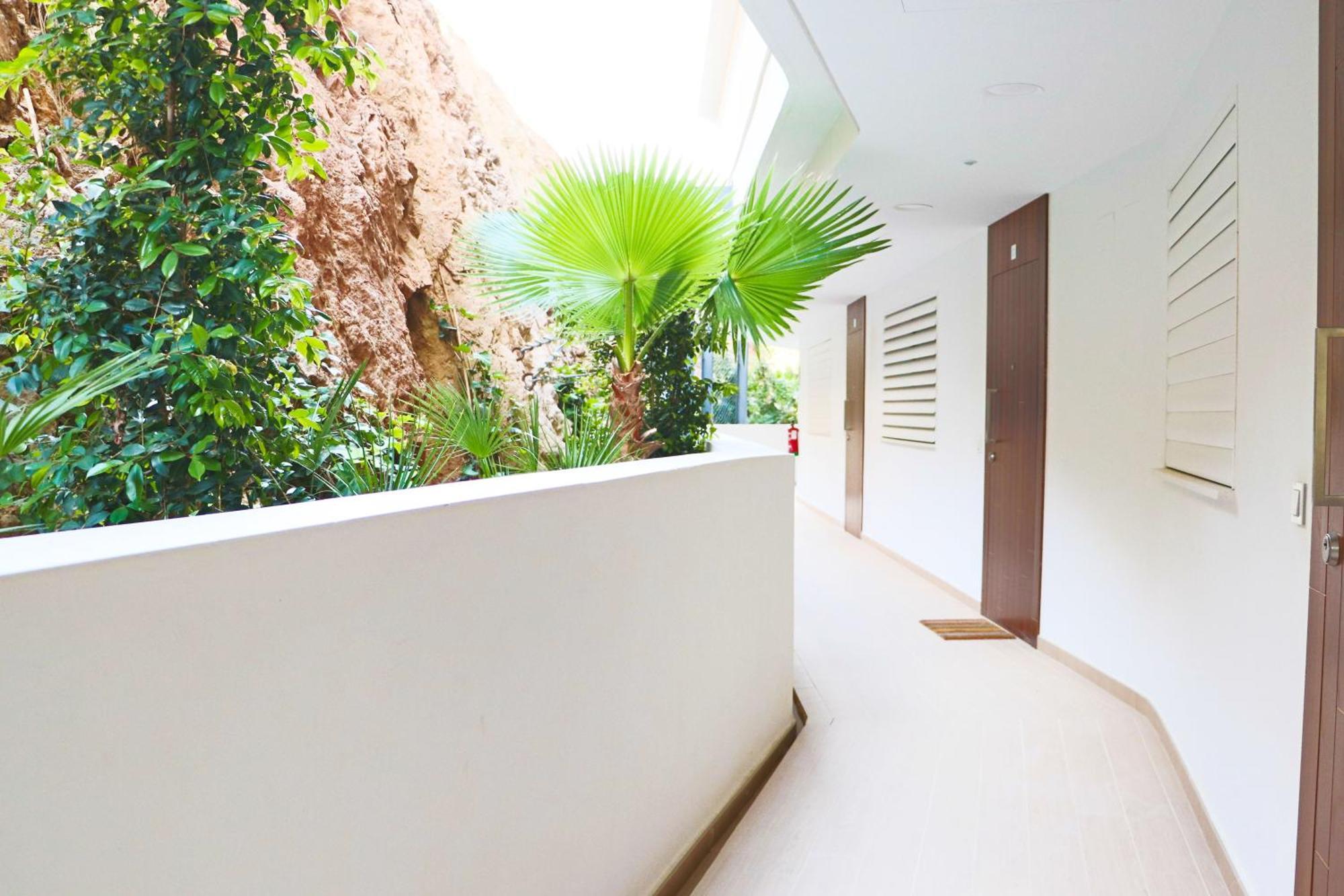 Fantastic Apartment In The Wave Just Steps From Carvajal Beach - Pool And Free Parking فوينخيرولا المظهر الخارجي الصورة
