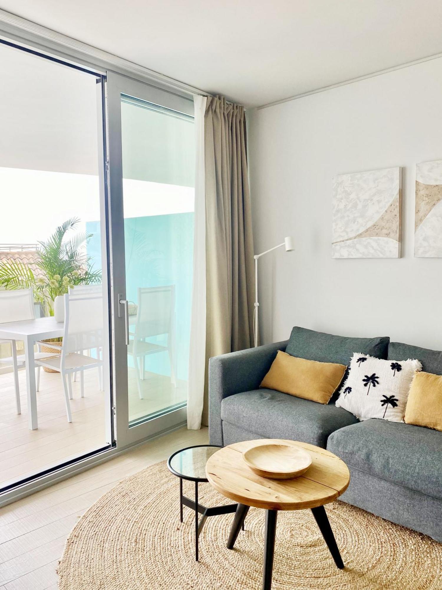 Fantastic Apartment In The Wave Just Steps From Carvajal Beach - Pool And Free Parking فوينخيرولا المظهر الخارجي الصورة