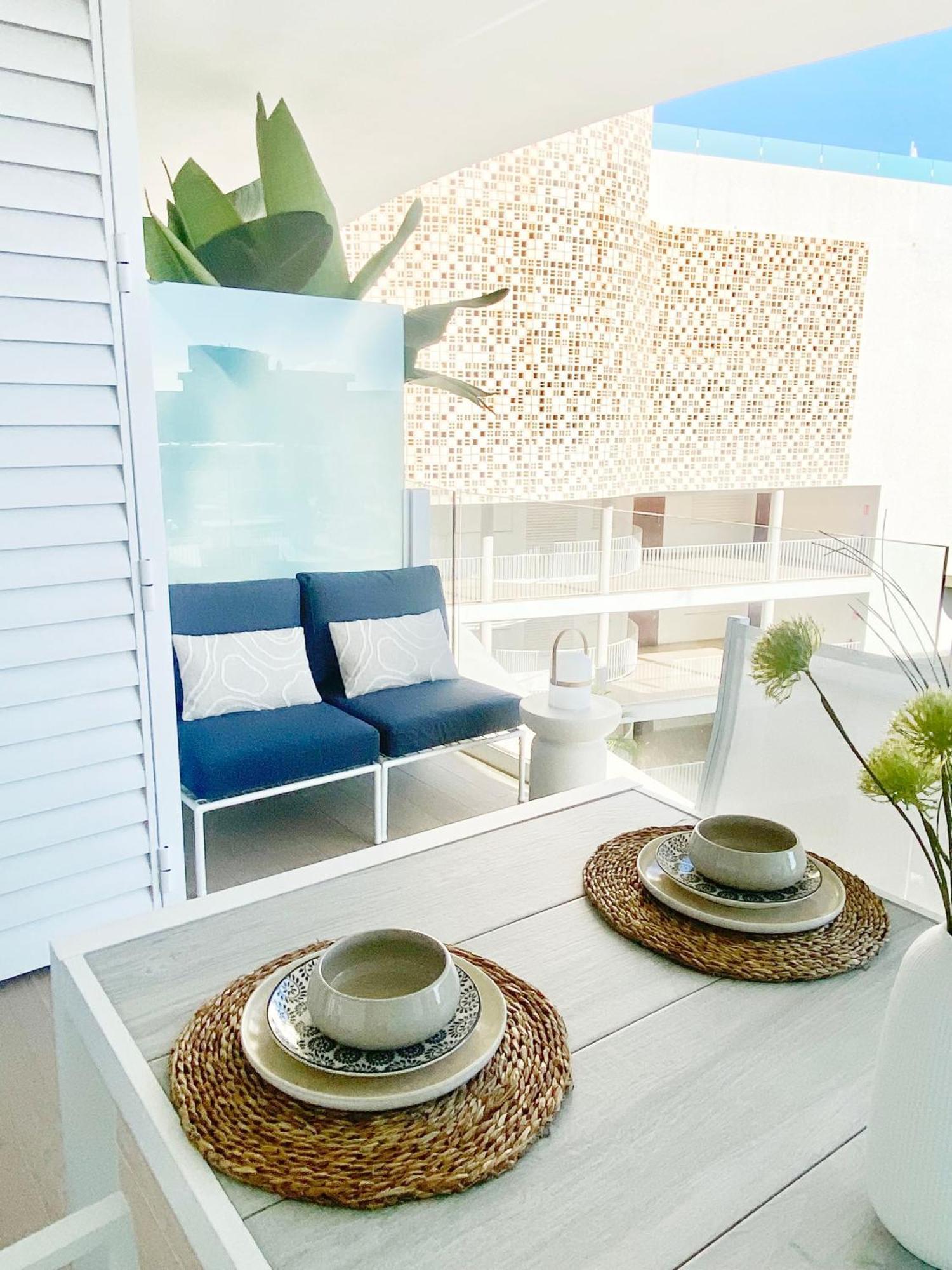 Fantastic Apartment In The Wave Just Steps From Carvajal Beach - Pool And Free Parking فوينخيرولا المظهر الخارجي الصورة