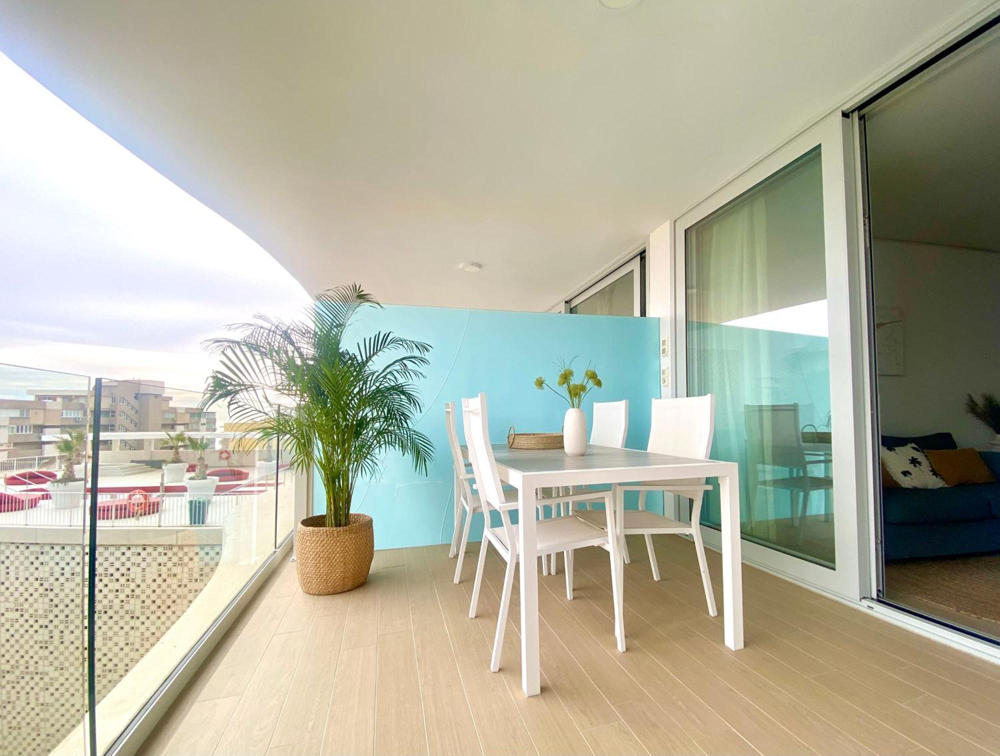Fantastic Apartment In The Wave Just Steps From Carvajal Beach - Pool And Free Parking فوينخيرولا المظهر الخارجي الصورة